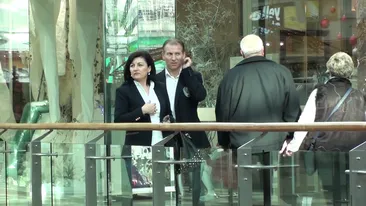 Dinu Iancu Salajanu are un consilier vestimentar zgarcit. Sotia l-a tarat trei ore prin magazine, dar nu i-a cumparat nimic!