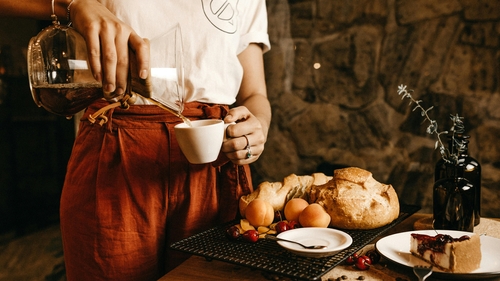 Secretul pe care bucătarii restaurantelor nu vor să-l afli niciodată. O chelneriţă a dezvăluit totul
