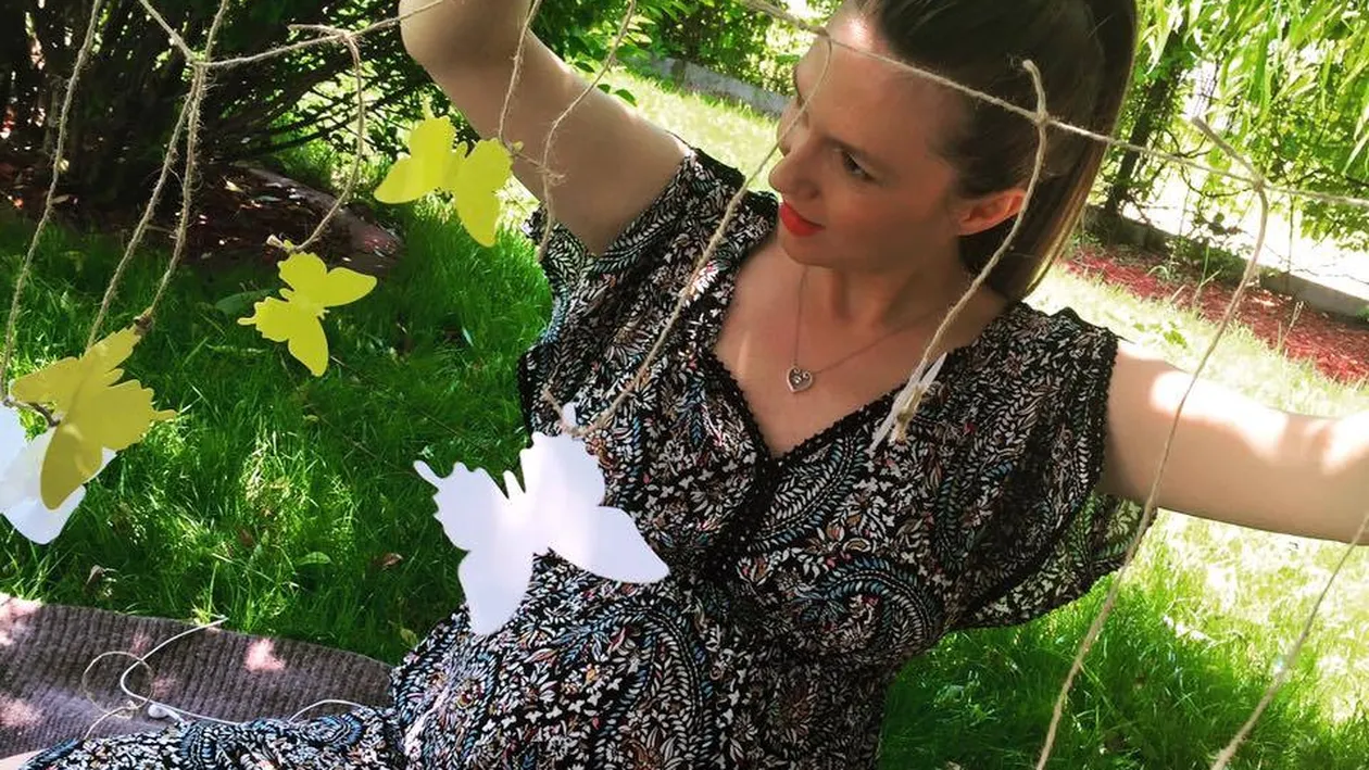 ADELA POPESCU este în culmea fericirii! Actriţa, însăcinată în ultimul trimestru de sarcină, le-a dat vestea în urmă cu puţin timp 