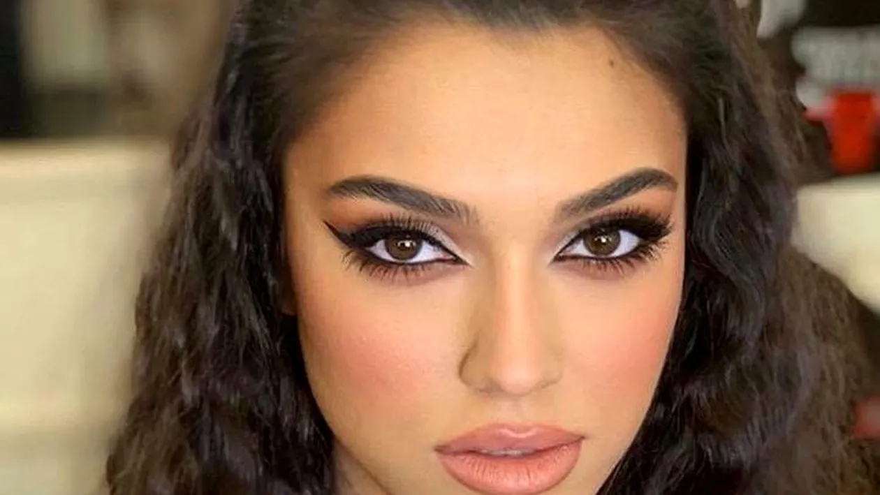 Karmen, fiica lui Adrian Minune, și-a arătat pentru prima dată burtica de gravidă pe internet