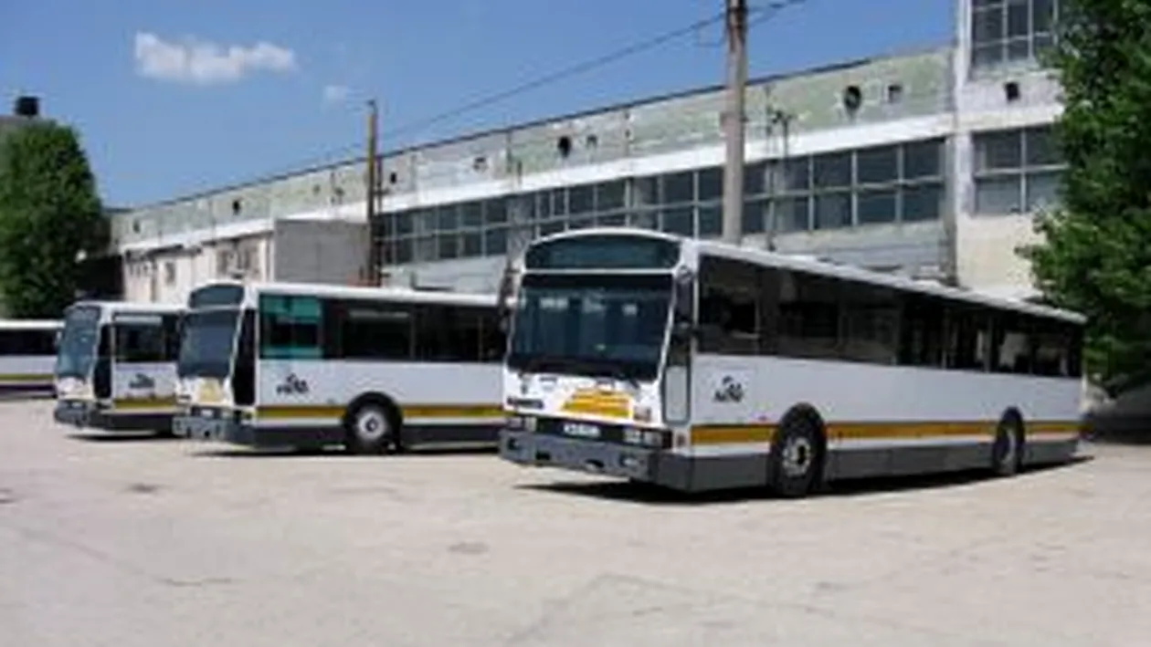 VIDEO Tramvaiele, autobuzele si troleibuzele vor circula din nou abia de vineri