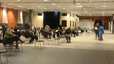 Cum m-au înțepat anti-COVID la Romexpo, în București, unde dădea Vanghelie strașnice revelioane. Nu m-au cipat, încă nu m-au contactat extratereștrii, dar mai aștept