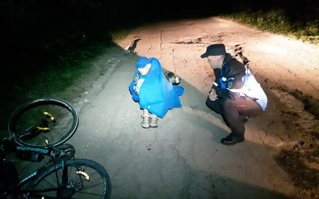 Câinele maidanez care a salvat un biciclist pe Platoul Semenic a fost adoptat!