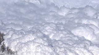 Patru schiori au murit in urma unei avalanse in Alpii francezi
