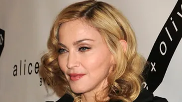 Madonna isi face cadou de 100.000 de lire sterline