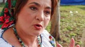 Laura Lavric si-a dat fiul in judecata pentru mostenirea mamei sale! Razboiul pentru bani continua si cu sora ei