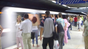 PANICA la metrou in Bucuresti! Sute de oameni sunt blocati intre Piata Romana si Universitate!