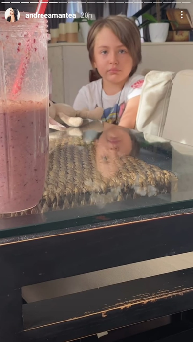 Andreea Mantea, cu sufletul frânt după ce fiul ei i-a făcut o mărturisire în timp ce plângea: “Sună-l pe președinte și spune-i să-l aducă pe Stinky” | FOTO