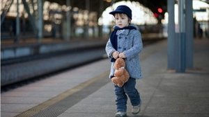 Doi părinţi din București și-au uitat copiii într-un loc de joacă din Brașov. Şi-au adus aminte de ei pe la Comarnic