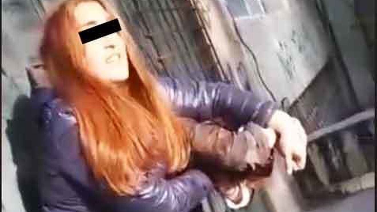 Al doilea ”meci” între fete la Alexandria, fix în acelaşi loc! Ringul de luptă a devenit ”locul de bătăi între eleve”