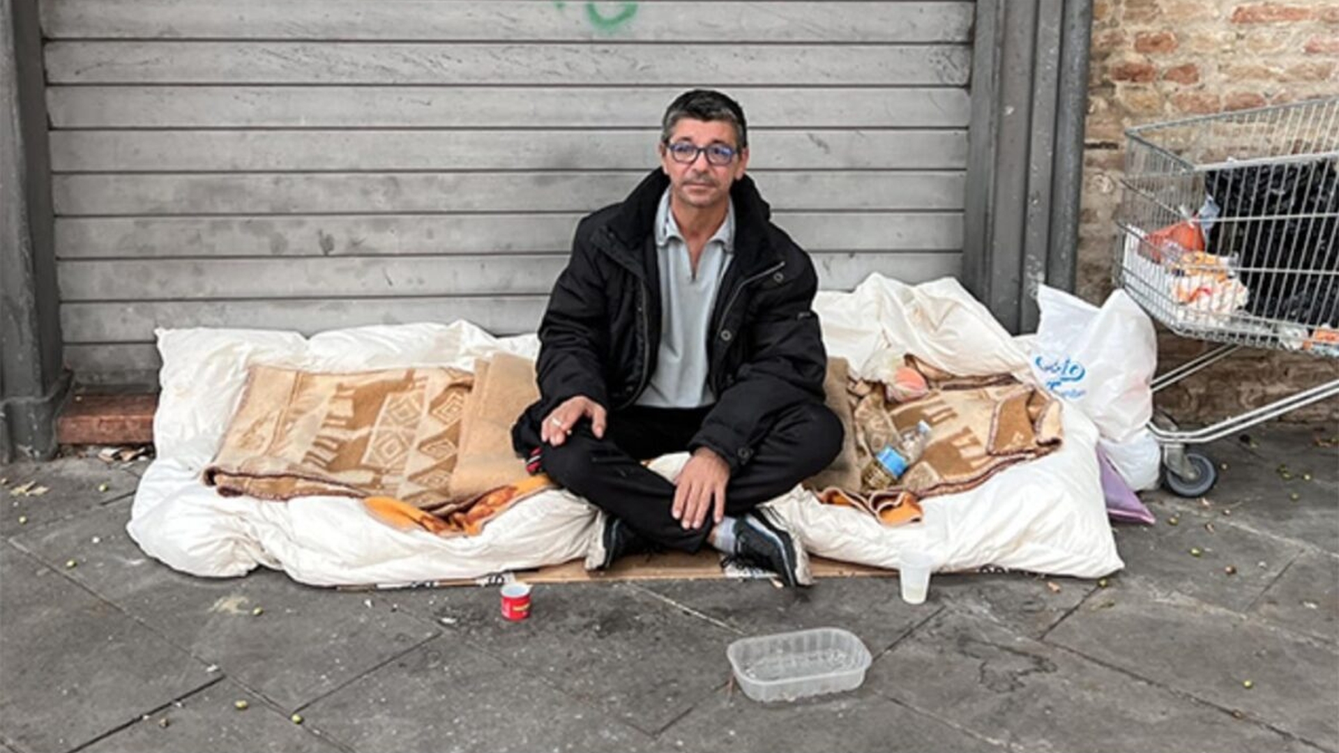 Povestea lui Niculae, românul plecat la muncă în Italia și care a ajuns să doarmă pe străzile din Rimini