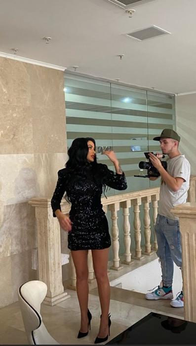 Daniela Crudu, filmată în ipostaze intime alături de unul dintre musculoșii de la Insula Iubirii! Bruneta a spus adevărul despre imaginile HOT
