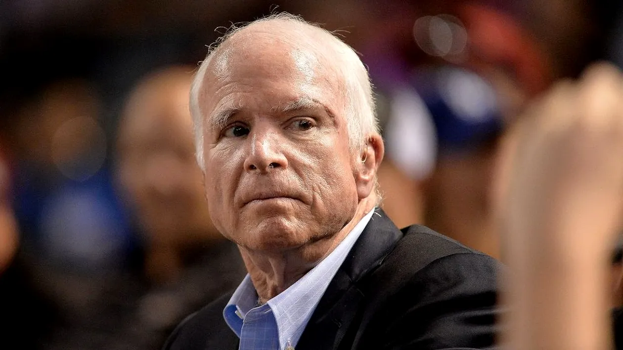 John McCain a murit la vârsta de 81 de ani. Senatorul american își întrerupsese tratamentul pentru cancer