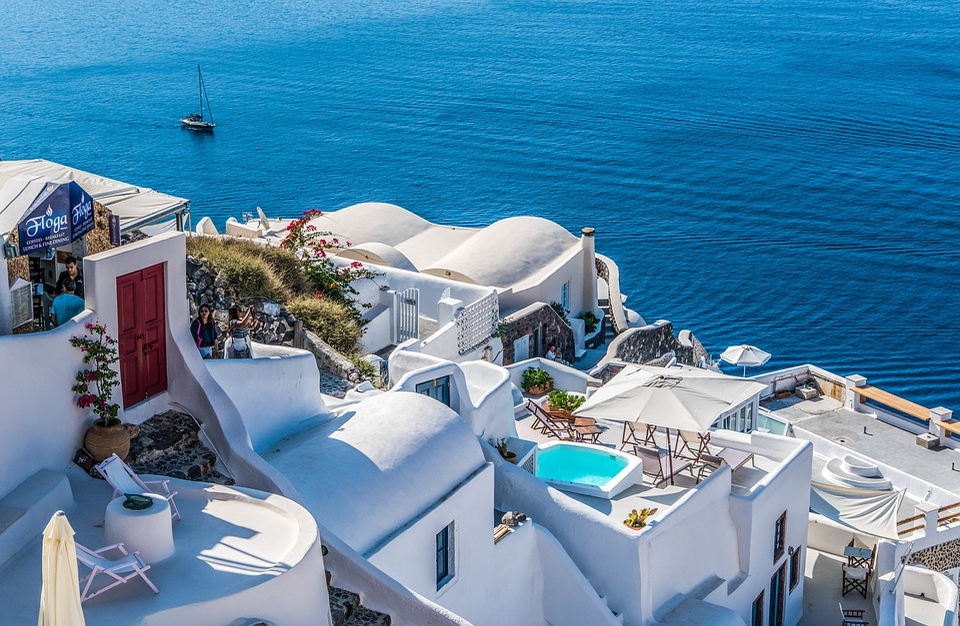 Vremea în Grecia! Atenție, turiști! Temperaturile în următoarea lună pentru Atena, Lefkada, Thassos, Kos și Santorini