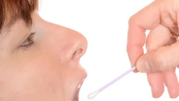 Un japonez a colectionat mostre de saliva de la sute de fete in ultimii 17 ani