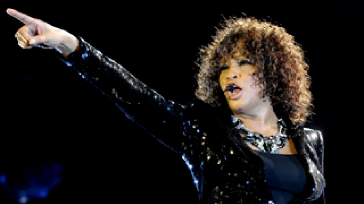 Încă mă mai întreb dacă aş fi putut s-o salvez! Mama lui Whitney Houston nu-şi poate reveni după moartea tragică a fiicei ei!