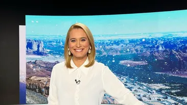 Viralul anului în România! Cum a fost fotografiată Andreea Esca în pauza de reclame, la pupitrul Știrilor Pro TV