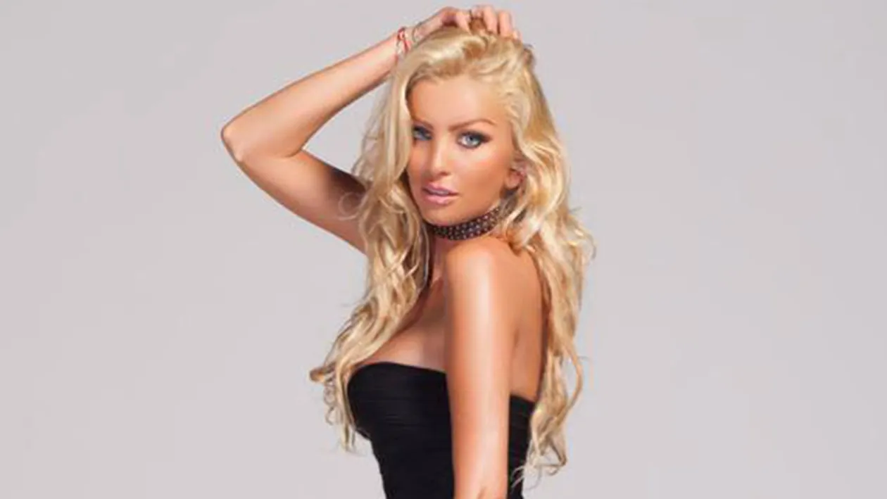 Are o sora mult mai celebra, dar ea arata incredibil! Blonda care innebuneste barbatii cu orice aparitie