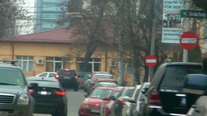 Iubita lui Nasty face legea in trafic! Brigitte Sfat, o soferita pentru care regulile de circulatie sunt pur orientative!