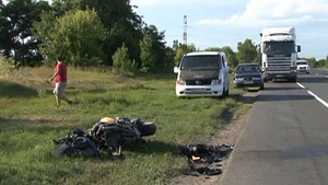 TRAGEDIE! Un motociclist de 26 de ani si-a pierdut viata din cauza unui tractorist neatent!
