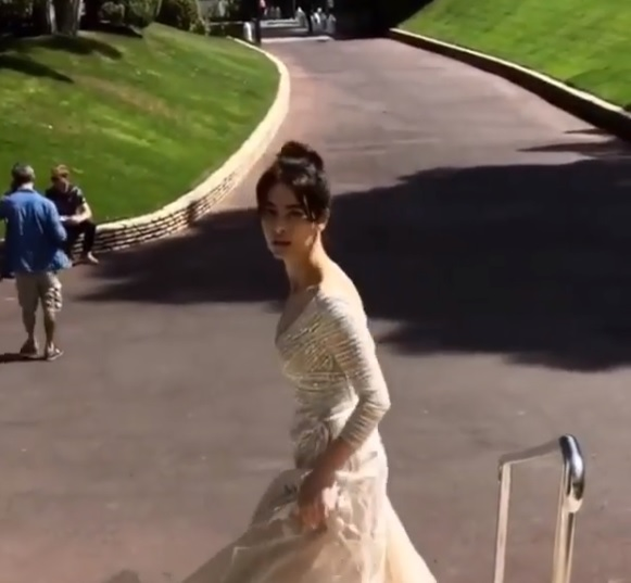 Catrinel Menghia s-a măritat? Imaginile cu ea în rochie de mireasă