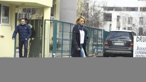 Intalnire incomoda! Roxana Ionescu a dat nas in nas cu fostul sot si cu femeia care i-a despartit intr-un club din Bucuresti!