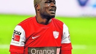 Dinamovistii cred ca africanul e la Paris pentru negocieri. Kone, banuit ca minte ca are malarie!