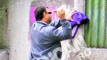 Cum sa bei un pahar de vin cand nu ai tirbuson? Da cu sticla de gard ca sa scoata dopul!