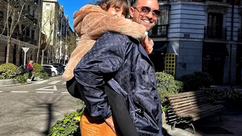 Alex Bodi, în vizită la familia sa din Spania. Cum arată părinții afaceristului?