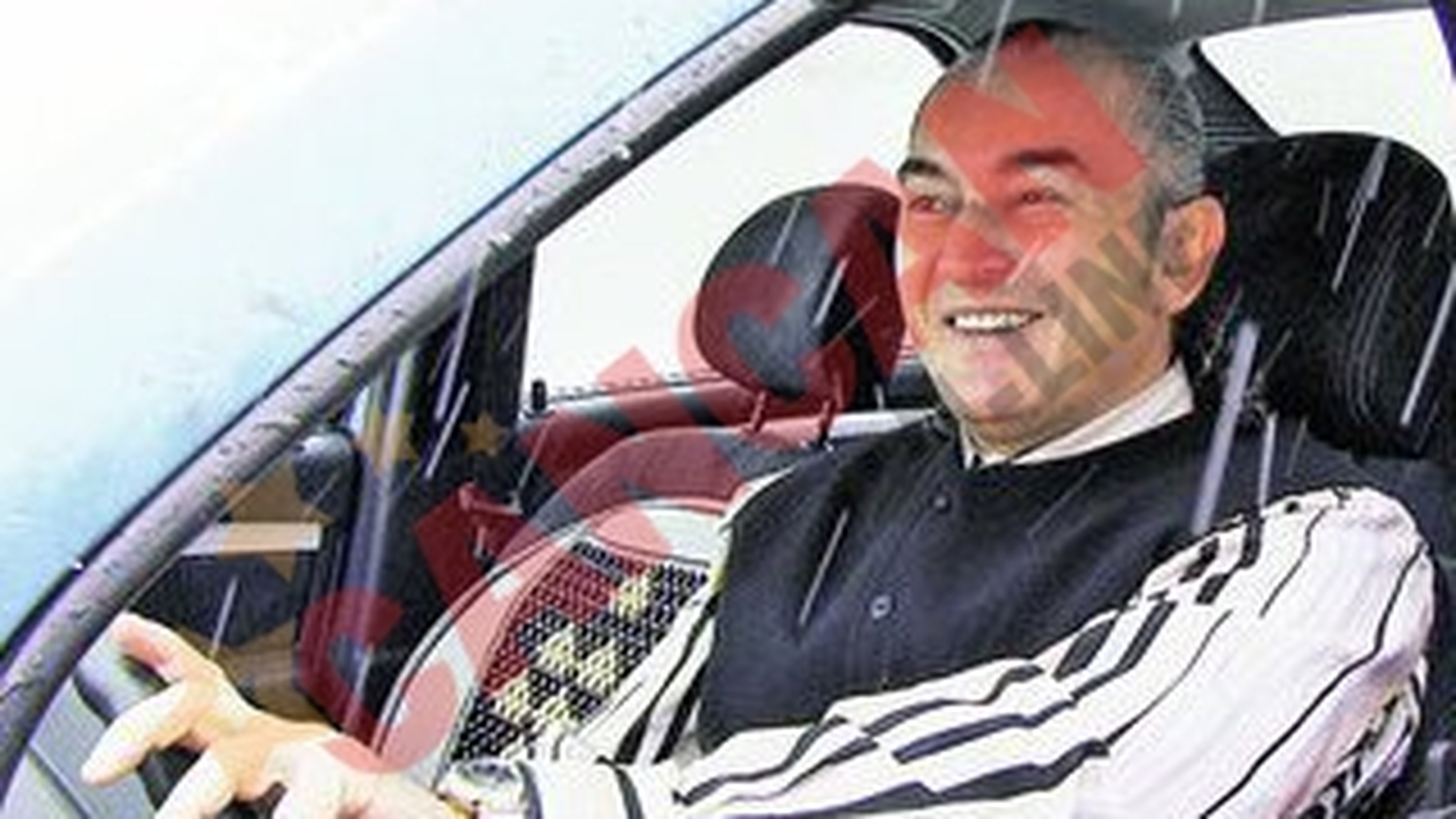 Petrece Revelionul "ca un lup singuratic"