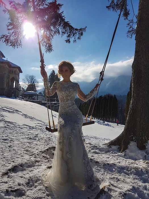 Carmen Brumă a răbufnit după ce a fost criticată pentru că a pozat sexy în balcon! Mesajul transmis și imaginea HOT făcută publică