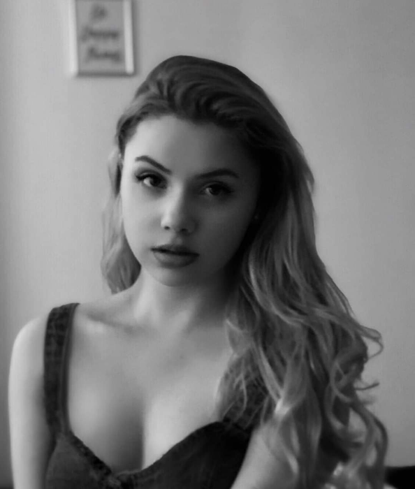 Secretul Mariei Crăciun: de la ”fetița cu voce de aur”, la cântăreața care a emoționat cu ultima piesă, ”Din vina mea” VIDEO