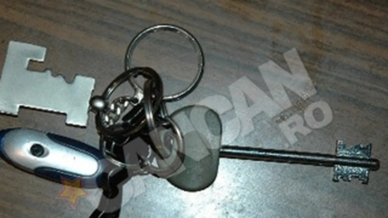 Mergeau la spargere cu doua camioane! Furau marfa de la negustorii chinezi din Bucuresti