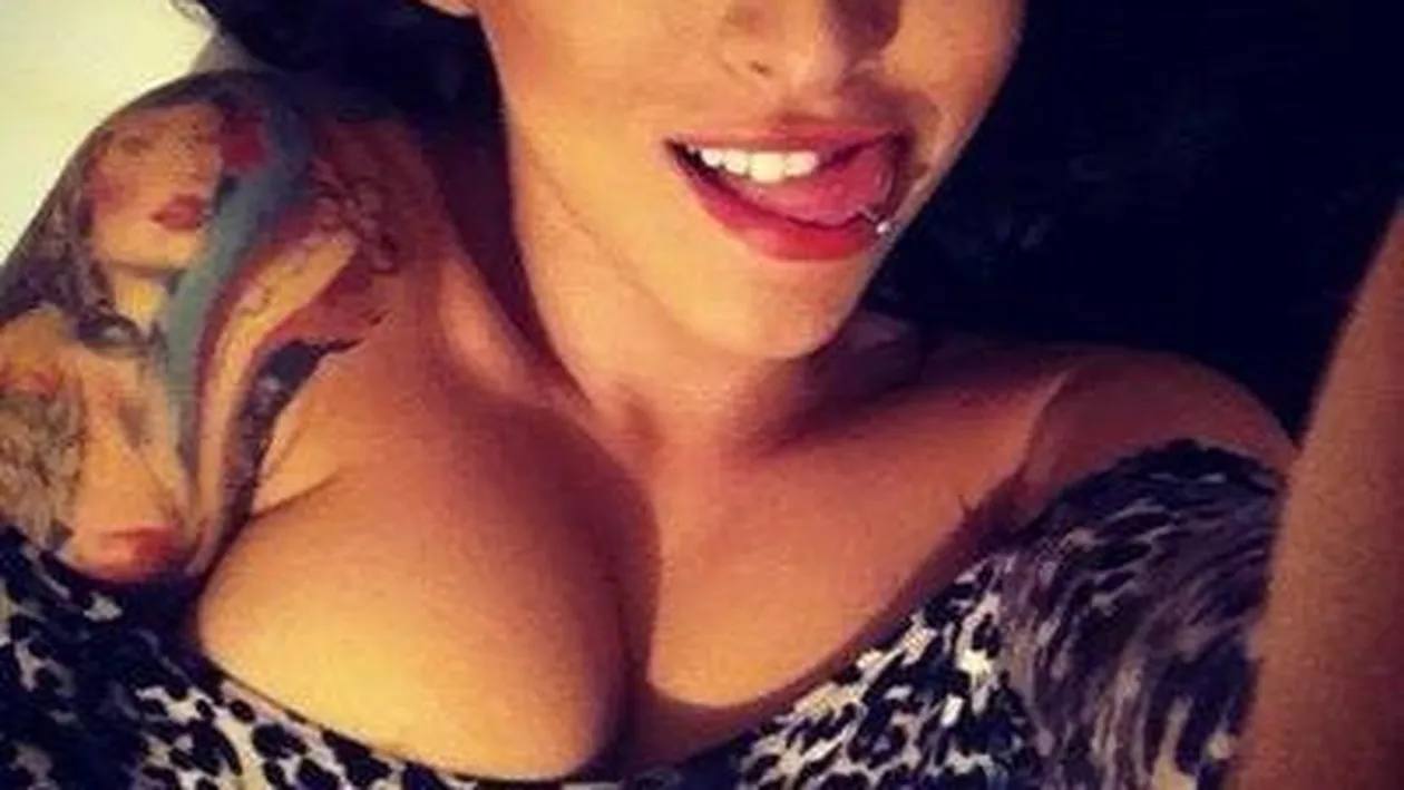 Ruby se consideră un copil şi vrea mai multe tatuaje: Femeie sună matur! Urmează să-mi termin mâna şi vreau să-mi fac şi şoldul