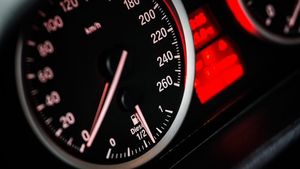 Cât carburant economisești dacă reduci viteza cu 10 km/h. Viteza ideală pentru consum mic