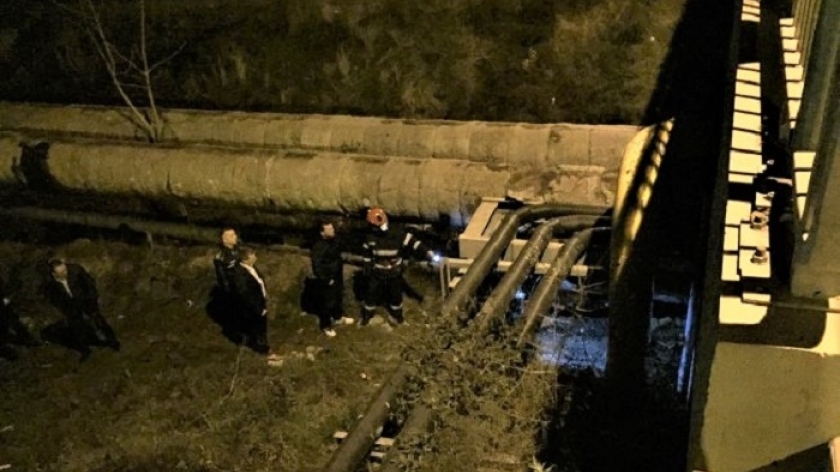 Descoperire macabră sub un pod din Oradea! Un trecător a găsit cadavrul complet carbonizat al unei persoane