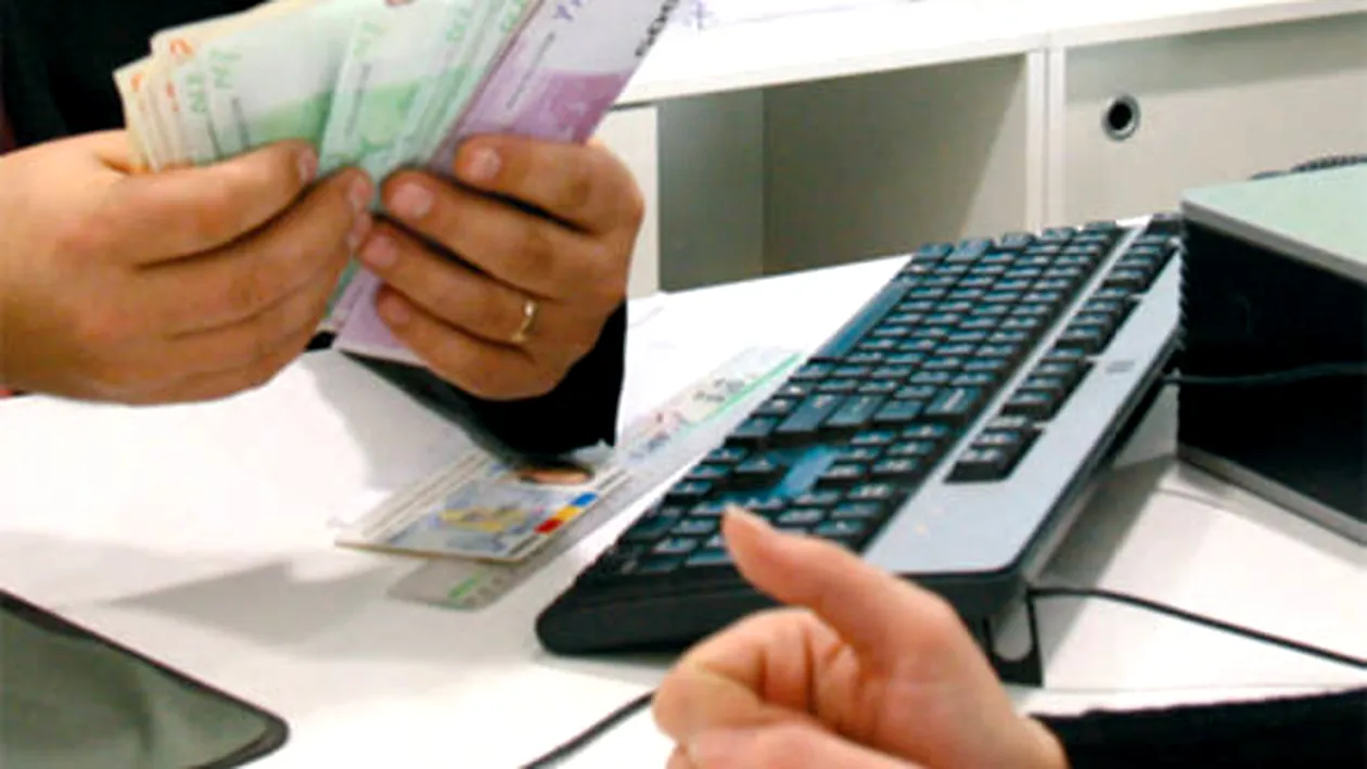 Începând de luni românii vor putea lua credite fără dobândă, prin programul Investește în tine