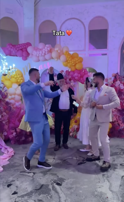 Apariție SURPRINZĂTOARE la botezul fiicei lui Culiță Sterp cu Daniela Iliescu. Pe el îl vezi extrem de rar alături de ei