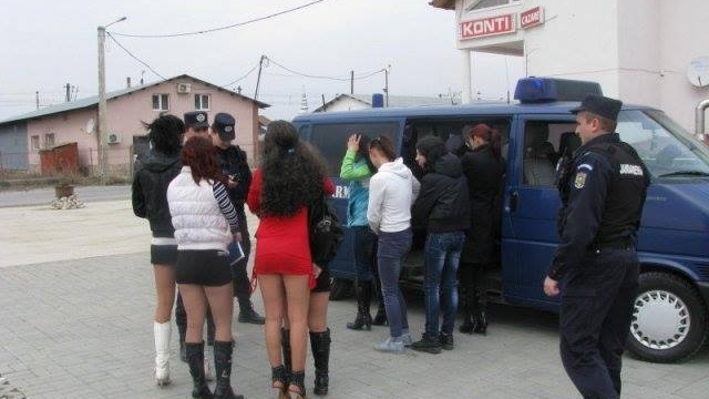 Patru patroni din Iași, condamnați pentru orgii sexuale cu minore