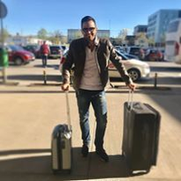 Mihai de la Akcent şi soţia lui nu îşi refuză plăcerile, mai ales în miez de noapte! Artistul a mărturisit micul lor “secret“: “Pe la 12 -1 noaptea mergem…“