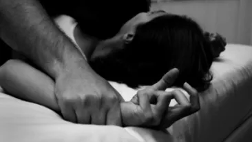 Ăsta mai e tată? Un hunedorean şi-a violat fata de 11 ani! A luat-o cu el în Cipru şi a transformat-o în sclavă