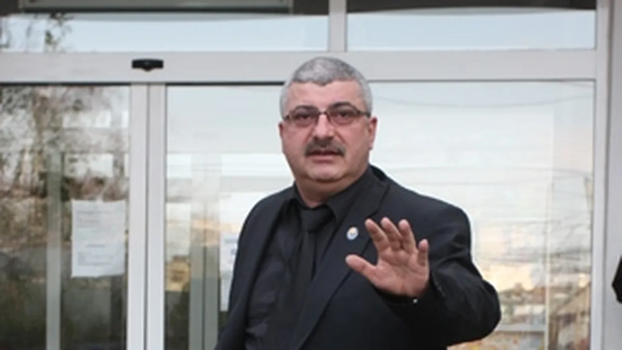 Prigoana a inceput haituirea prietenilor Adrianei Bahmuteanu! A amenintat ca da 70 de angajati de la Etno afara pentru ca toti ar fi oamenii sotiei lui! Tensiunea a atins cote maxime la postul TV