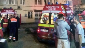 Incendiu puternic la Petrila. Doi copii printre victime, zeci de persoane evacuate