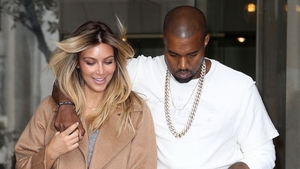 Kim Kardashian a fost CUMPARATA pentru o noapte de un milionar de 81 de ani! Kanye West n-a avut cum sa se opuna