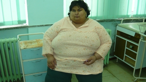 Destinul tragic al fetitei Victoriei Lacatusu, romanca de 240 de kilograme care si-a pierdut viata dupa ce i-a dat nastere!