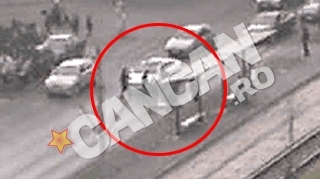 VIDEO Primele imagini de la accidentul in care o femeie a fost lovita pe trecerea de pietoni de o masina a Ambasadei Rusiei
