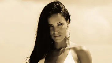 Adelina Pestritu a purtat la plaja cel mai minuscul costum de baie! Bruneta s-a prajit la soare: Gata cu bronzul, e suficient