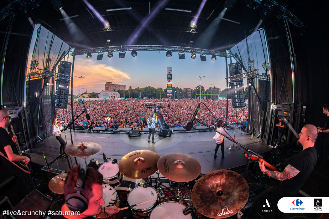 Andra Măruță s-a împlinit sau chiar e însărcinată?! Cum a apărut pe scenă la Satu Mare, în timpul ultimului concert
