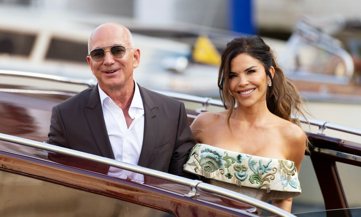 Jeff Bezos și Lauren Sanchez
Foto: Profimedia