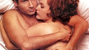 Pana si extraterestrii au motive de bucurie! Mulder si Scully din "Dosarele X", adica Gillian Anderson si David Duchovny, ar fi casatoriti in viata reala!
